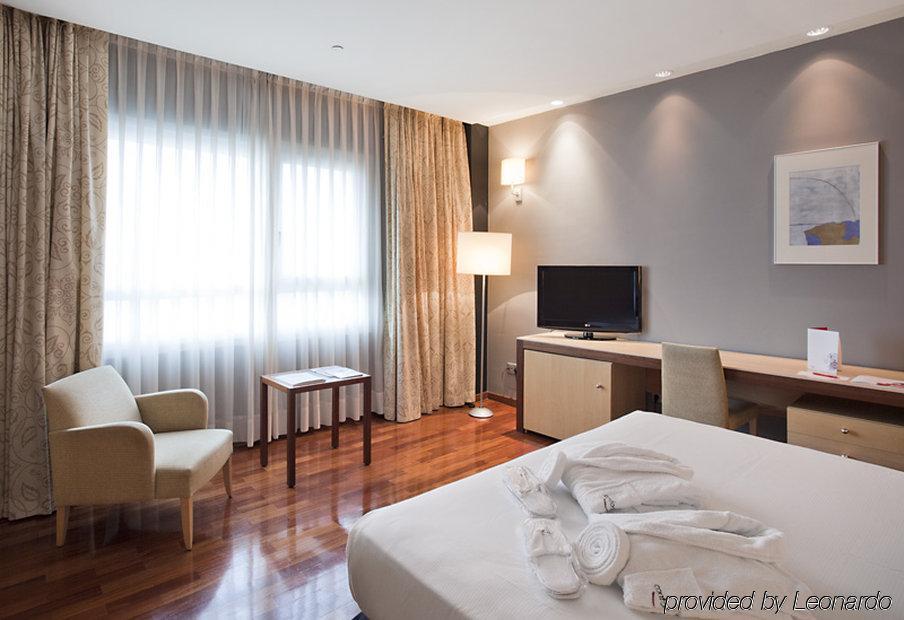 Ilunion Pio XII Hotel Madrid Szoba fotó