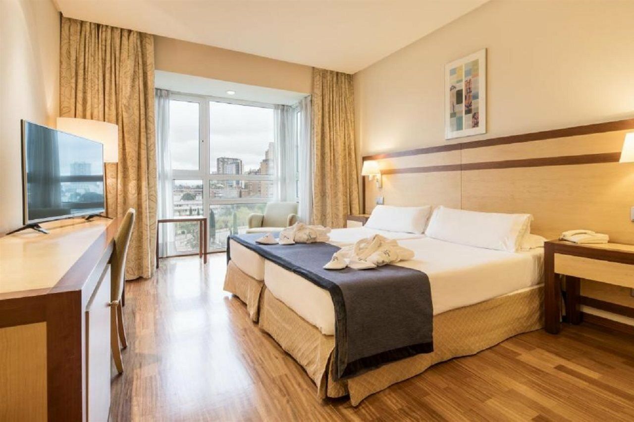 Ilunion Pio XII Hotel Madrid Kültér fotó