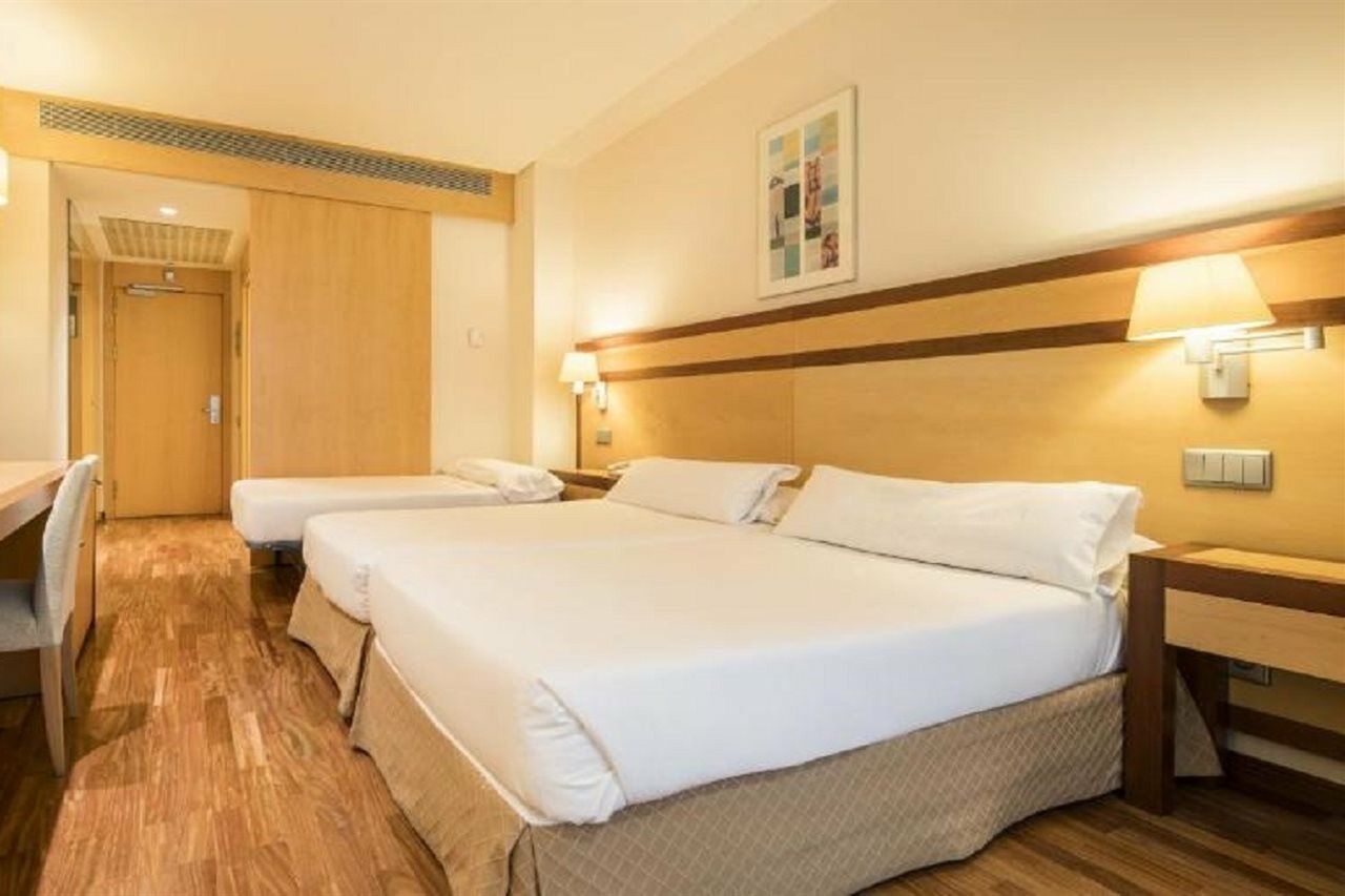 Ilunion Pio XII Hotel Madrid Kültér fotó