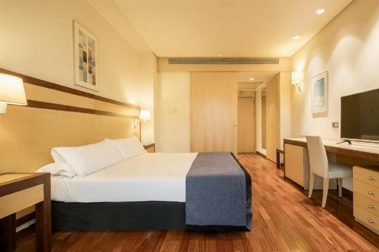 Ilunion Pio XII Hotel Madrid Kültér fotó