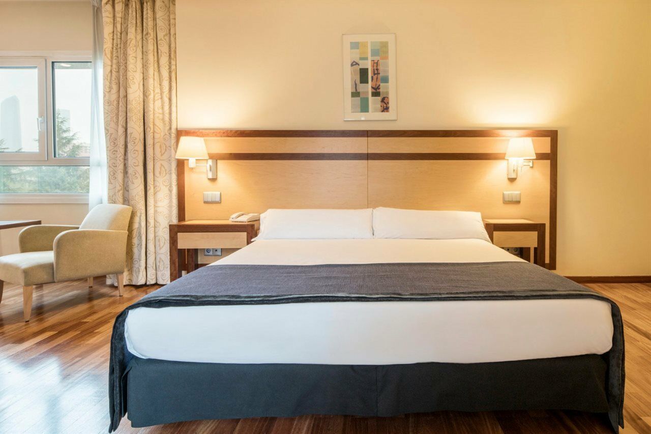 Ilunion Pio XII Hotel Madrid Kültér fotó